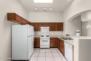 2535 N Avenida TABICA, Green Valley, AZ 85614 - Photo 10