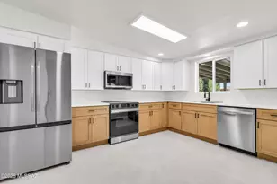 6917 E Calle Bellatrix, Tucson, AZ 85710 - Photo 2