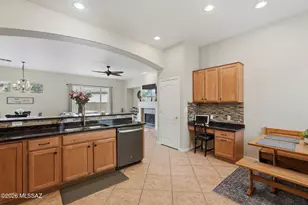 998 W Waxleaf Pl, Oro Valley, AZ 85755 - Photo 10