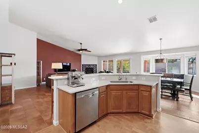 821 N Silverleaf Oak Place, Tucson, AZ 85710 - Photo 12