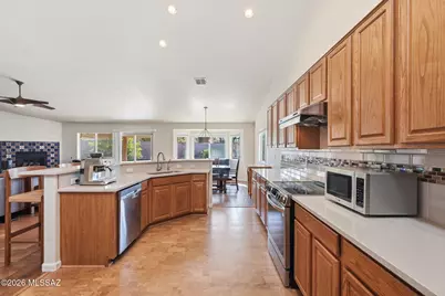 821 N Silverleaf Oak Place, Tucson, AZ 85710 - Photo 10