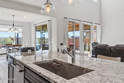 13316 E Librada Leon Way, Tucson, AZ 85747 - Photo 10