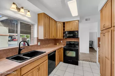 8110 E Daniella Circle, Tucson, AZ 85715 - Photo 12