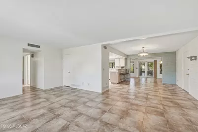 250 E Paseo Chuparosas, Green Valley, AZ 85614 - Photo 10