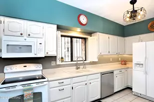 8589 N Candlewood Loop, Tucson, AZ 85704 - Photo 6