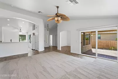 881 N Desert Deer Pass, Green Valley, AZ 85614 - Photo 10