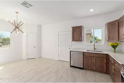 10225 S Suncrest Drive, Tucson, AZ 85756 - Photo 4