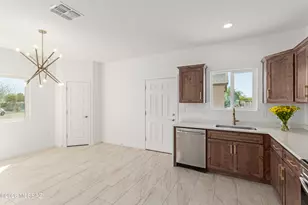 10225 S Suncrest Dr, Tucson, AZ 85756 - Photo 4