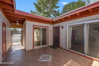 8427 E Foursome Lane, Tucson, AZ 85710 - Photo 4