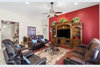 2209 E Bluejay Bluff Lane, Green Valley, AZ 85614 - Photo 10
