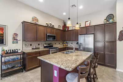 2209 E Bluejay Bluff Lane, Green Valley, AZ 85614 - Photo 18