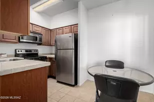 1810 E Blacklidge Dr, Tucson, AZ 85719 - Photo 8