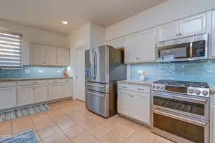 38676 S Running Roses Ln, Tucson, AZ 85739 - Photo 16