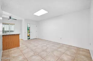 1018 Cll De La Temporada, Green Valley, AZ 85614 - Photo 6