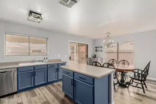 10168 N Pitchingwedge Ln, Tucson, AZ 85737 - Photo 12