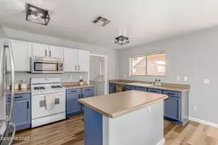 10168 N Pitchingwedge Ln, Tucson, AZ 85737 - Photo 10