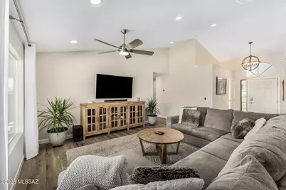 10170 E Sky Castle Way, Tucson, AZ 85730 - Photo 8