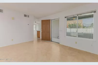 5935 E Sun County Boulevard, Tucson, AZ 85712 - Photo 8