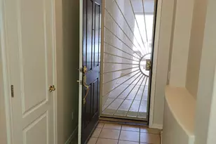 995 W Waxleaf Pl, Oro Valley, AZ 85737 - Photo 4