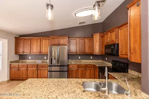 8982 E Pomegranate St, Tucson, AZ 85730 - Photo 8