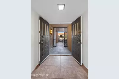5625 N Camino De La Noche, Tucson, AZ 85718 - Photo 2