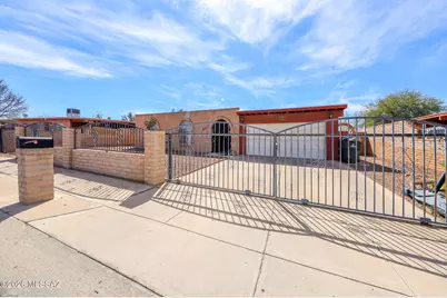 2210 E Oregon Street, Tucson, AZ 85706 - Photo 2