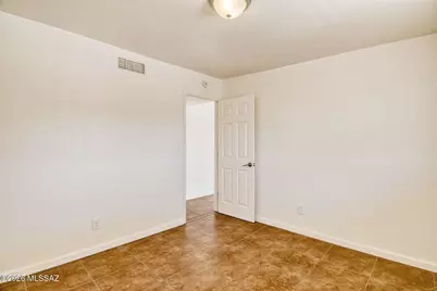 9006 E 8th Street, Tucson, AZ 85710 - Photo 18