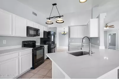 10235 E Rainbow Meadow Drive, Tucson, AZ 85747 - Photo 18