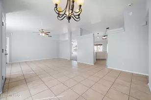 10235 E Rainbow Meadow Dr, Tucson, AZ 85747 - Photo 10