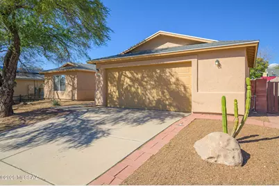 10235 E Rainbow Meadow Drive, Tucson, AZ 85747 - Photo 2