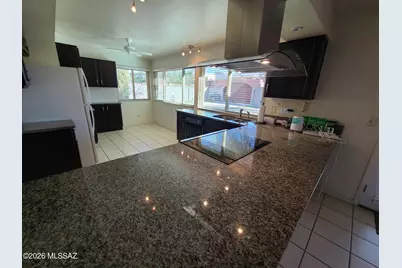 9270 E 8th Street, Tucson, AZ 85710 - Photo 4