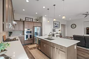 1605 E Balestra Way, Green Valley, AZ 85614 - Photo 14