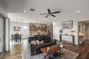 1605 E Balestra Way, Green Valley, AZ 85614 - Photo 10