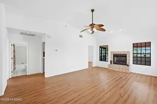 65 E Horizon Cir, Tucson, AZ 85737 - Photo 2