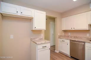 6342 N Barcelona Ln, Tucson, AZ 85704 - Photo 8