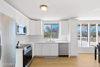 210 W Meadowbrook Drive, Oro Valley, AZ 85704 - Photo 10