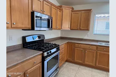 10593 E Bonpland Willow Drive, Tucson, AZ 85747 - Photo 8