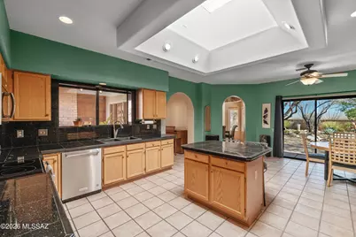 1410 W Hidden Crest Court, Green Valley, AZ 85622 - Photo 12