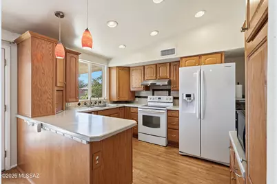 7326 E Montecito Drive, Tucson, AZ 85710 - Photo 16