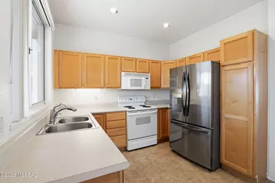 7895 W Morning Light Way, Tucson, AZ 85743 - Photo 8