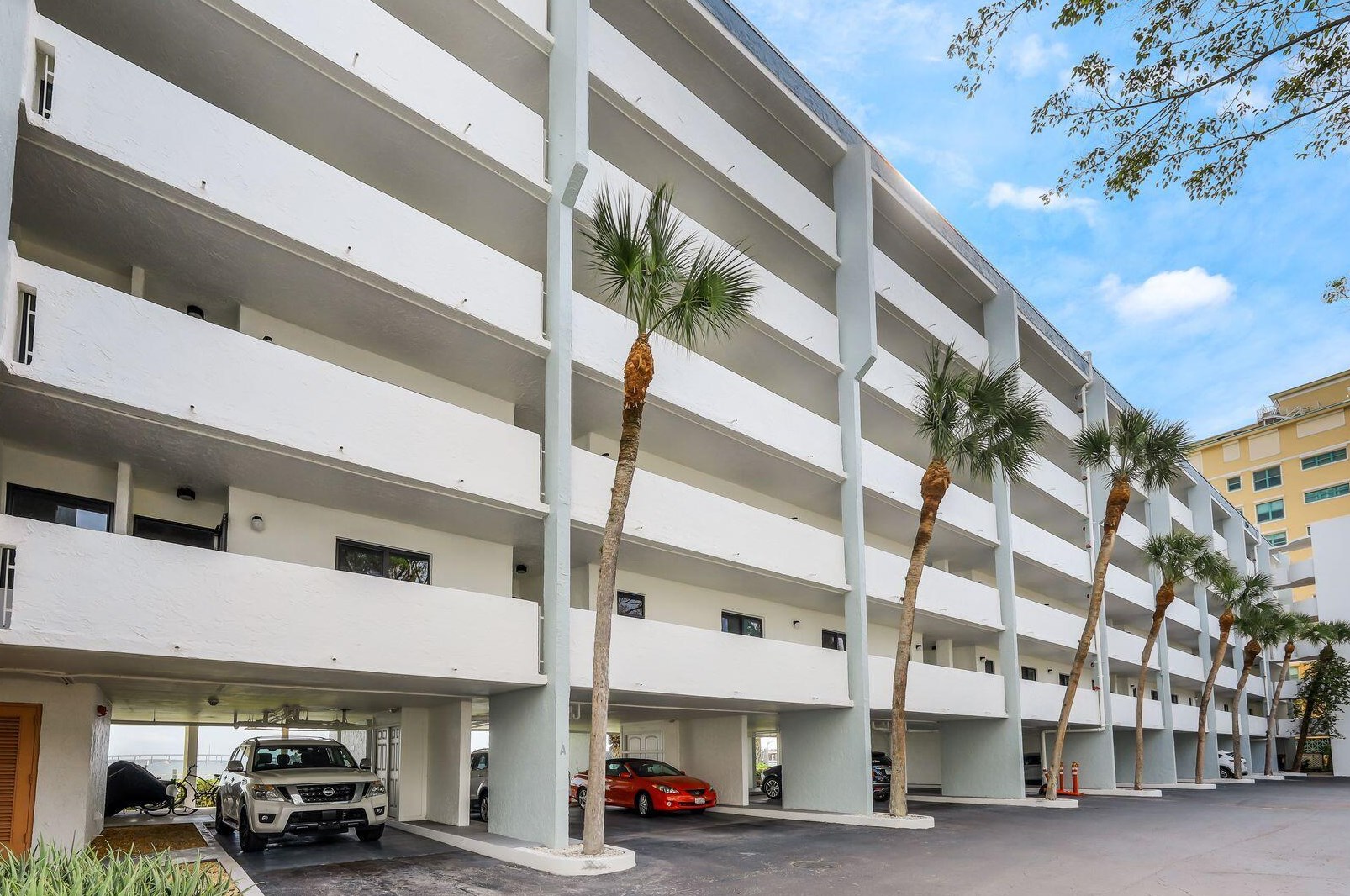 1085 Bald Eagle Dr, Marco Island FL  34145-2145 exterior