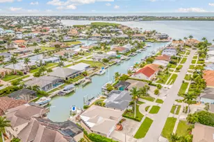 851 Perrine Ct, Marco Island, FL 34145 - Photo 2