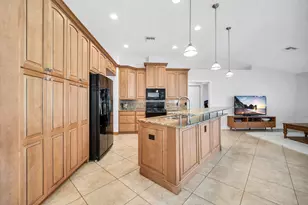 1610 Begonia Ct, Marco Island, FL 34145 - Photo 8