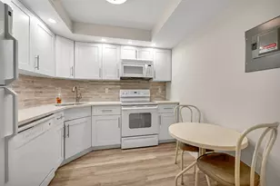 320 Seaview Ct, Marco Island, FL 34145 - Photo 4