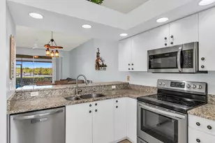 194 Newport Dr, Naples, FL 34114 - Photo 8