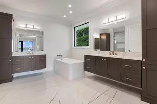 720 Tigertail Ct, Marco Island, FL 34145 - Photo 18