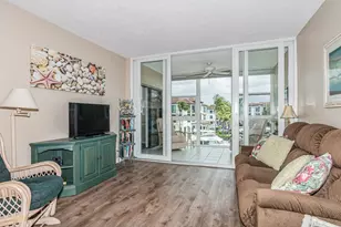 805 River Point Dr, Naples, FL 34102 - Photo 2