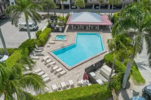 805 River Point Dr, Naples, FL 34102 - Photo 14