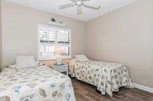 805 River Point Dr, Naples, FL 34102 - Photo 10