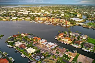 641 Dorando Ct, Marco Island, FL 34145 - Photo 4